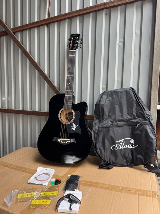 Гитара с комплектом