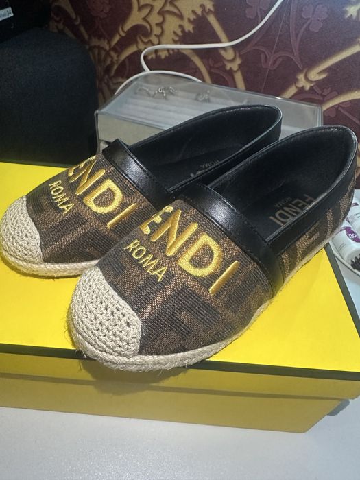 Продам новую обувь