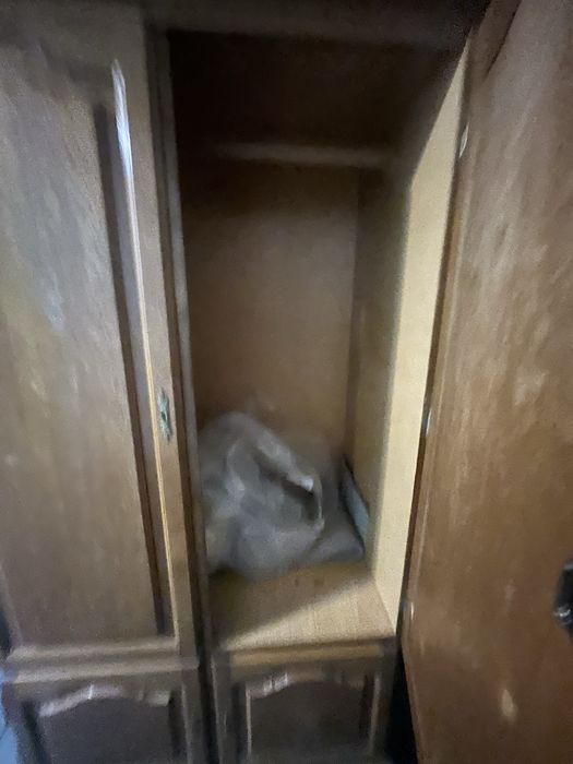 Dulap din lemn masiv