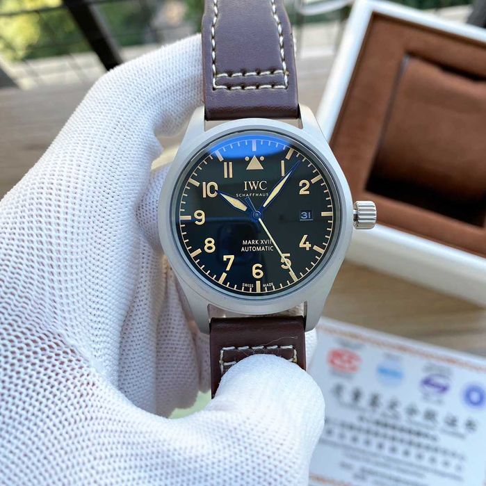 Мъжки часовник IWC Pilot Mark XVIII с автоматичен механизъм