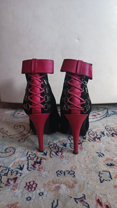 Продам полусапожки 38 разм