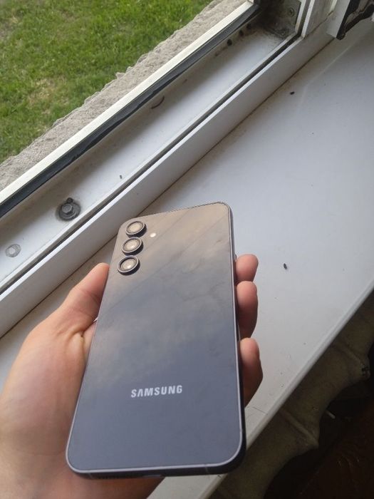 Samsung S23 FE.