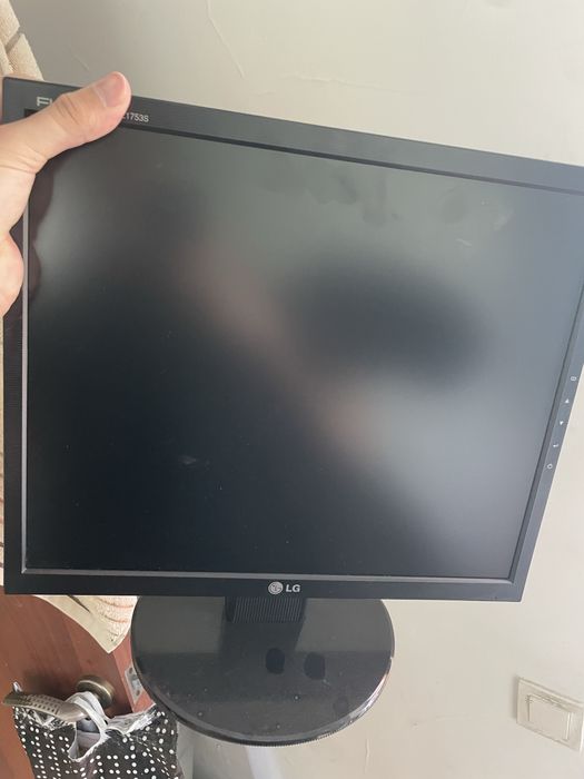 Монитор LG 17 диагональ