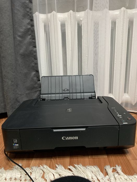 Принтер «CANON».