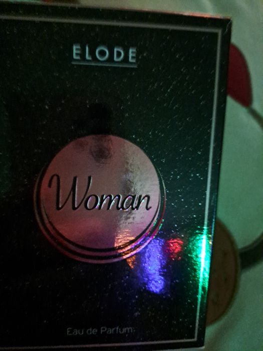 Vând parfum nou de dama