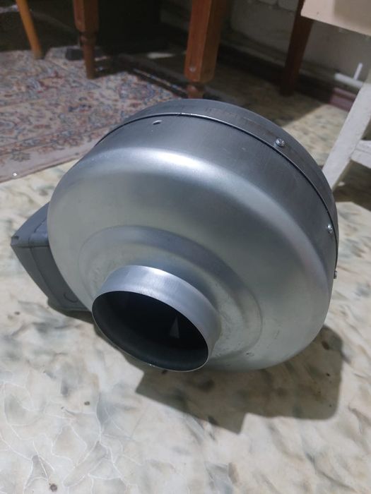 Вентилятор канальный проточный.