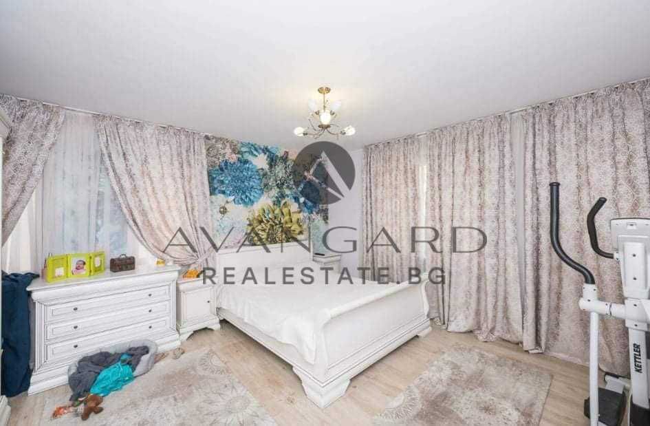 Продава се Тристаен апартамент в Пловдив, Остромила - 168 кв.м за 1399 €/кв.м - Снимка #5