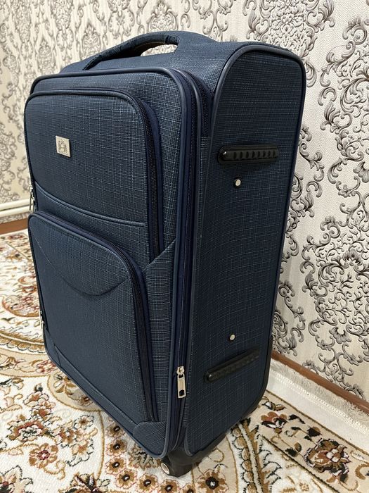 Продам чемодан дорожный