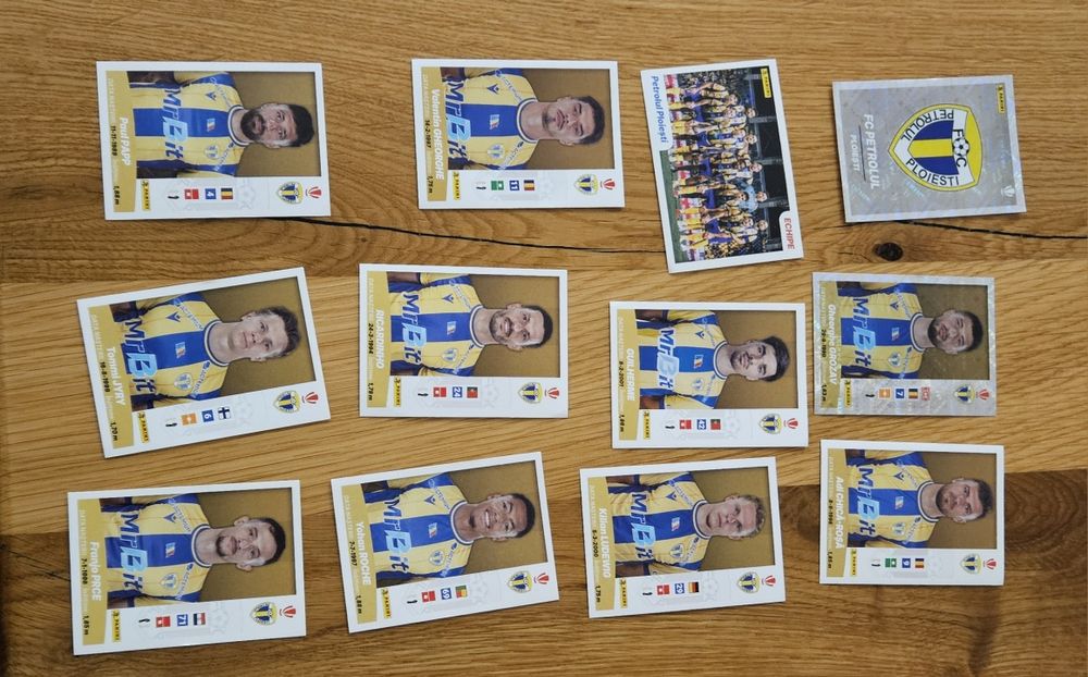 Vând cartonașe fotbaliști – Colecția Superliga 2026