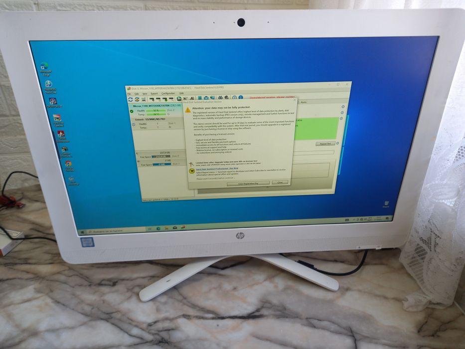 Kомпютър HP All In One Desktop Pc 21.5-inch i3-6100U 8gb DDR4 Ssd