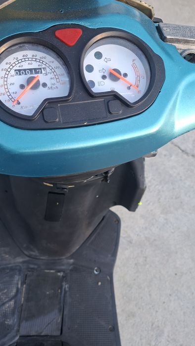 Vând sau schimb scuter 100cc
