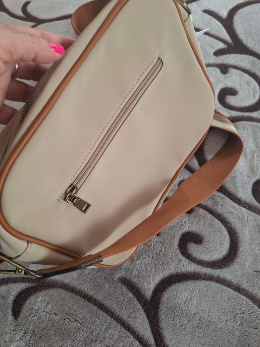 Дамска чанта през рамо нова за 30лв