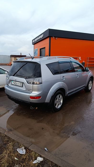 Митсубиси аутландер