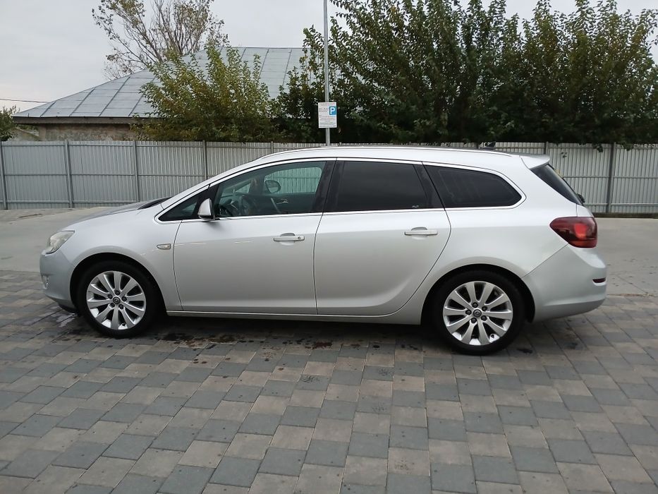 De vanzare Opel Astra Sport Tourer