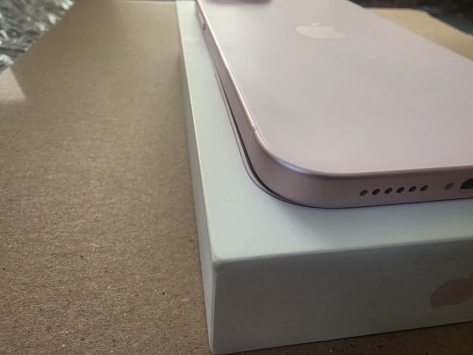 Продавам iPhone 15 Plus