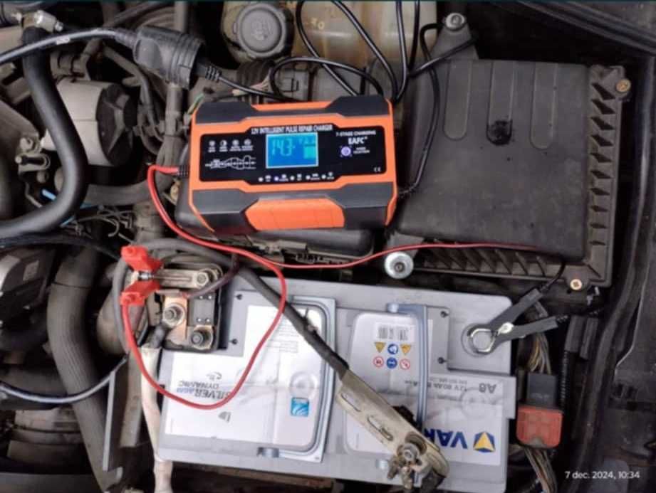 Încărcător/ Redresor Inteligent Baterie Auto, Gel, AGM, 24 / 12V – 12A
