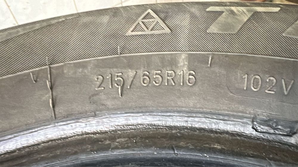 Продам шины 215/65/16