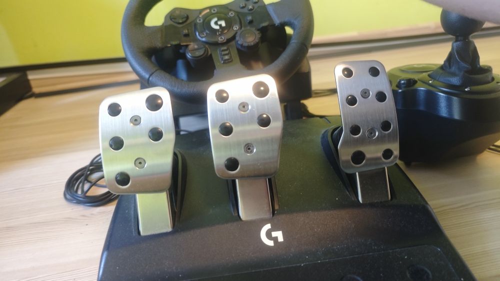 Logitech g923 + Logitech g shifter