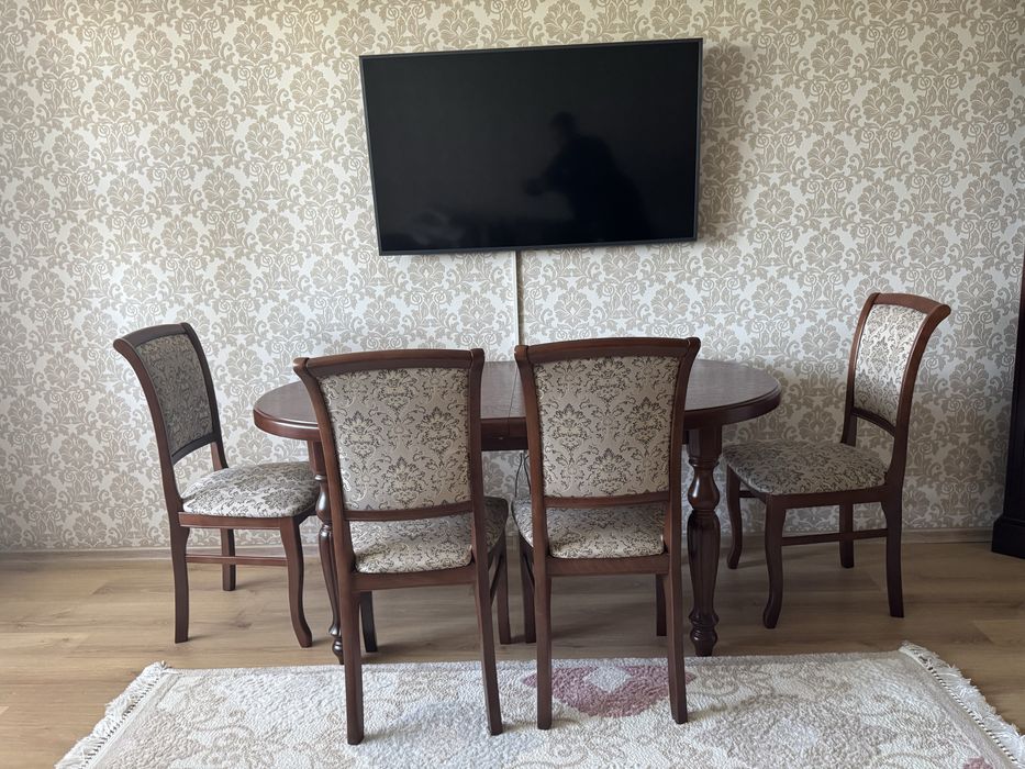 Продам стол со стульями