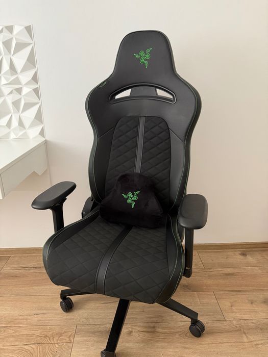 Scaun gaming Razer Enki