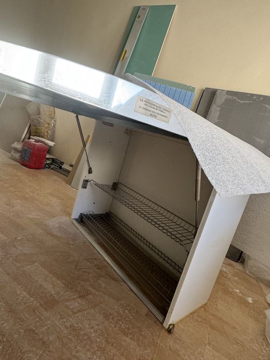 Нови кухненски шкафове – комплект 3 бр., метални кошници – 450 лв