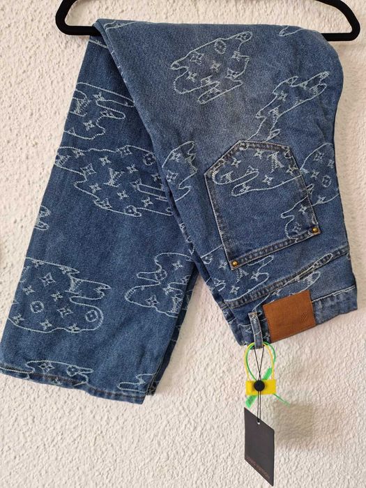 Pantaloni blugi Louis Vuitton albastri marimea M