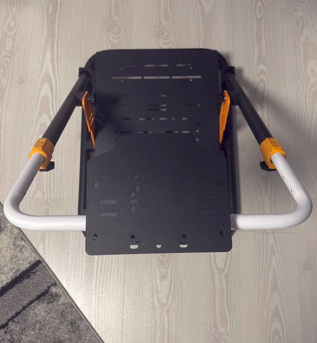 Suport volan gaming compatibil cu Logitech