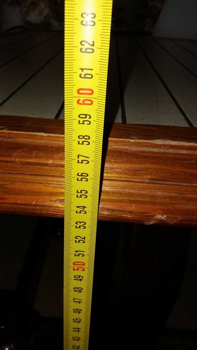 дървена холна маса