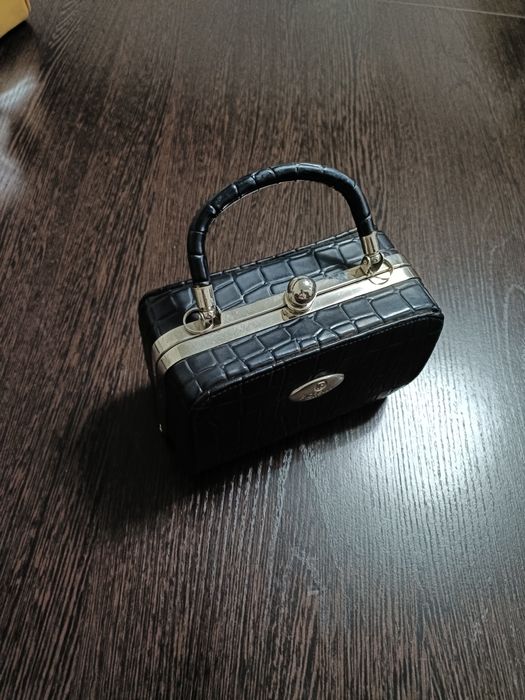 Продам женскую сумочку