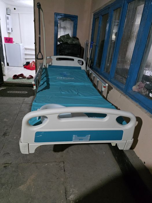 Медицинская кровать