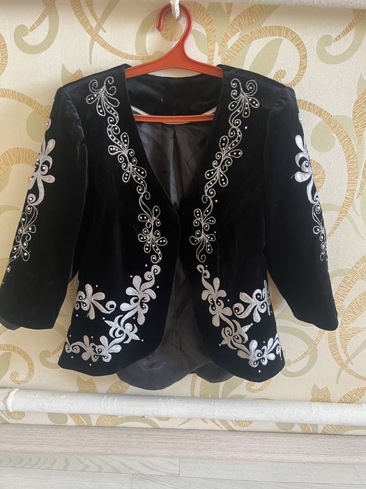 Кажекей и костюмы