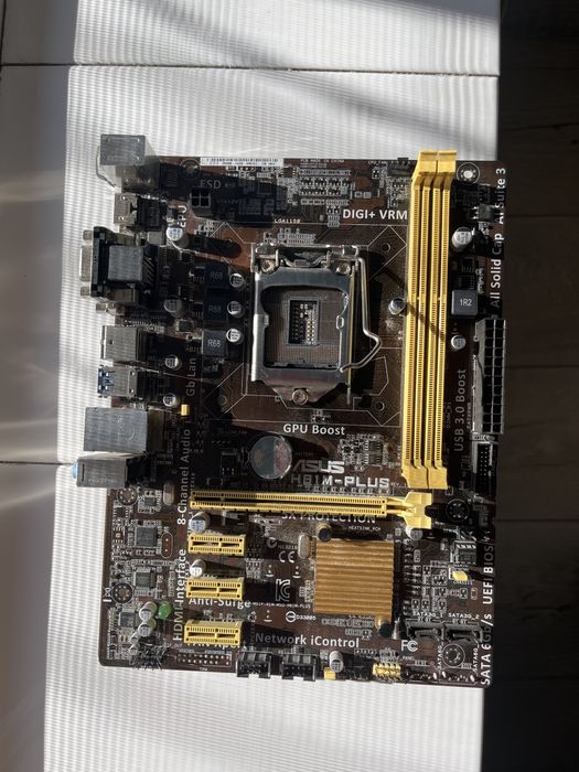 Placă de bază ASUS complet funcțională