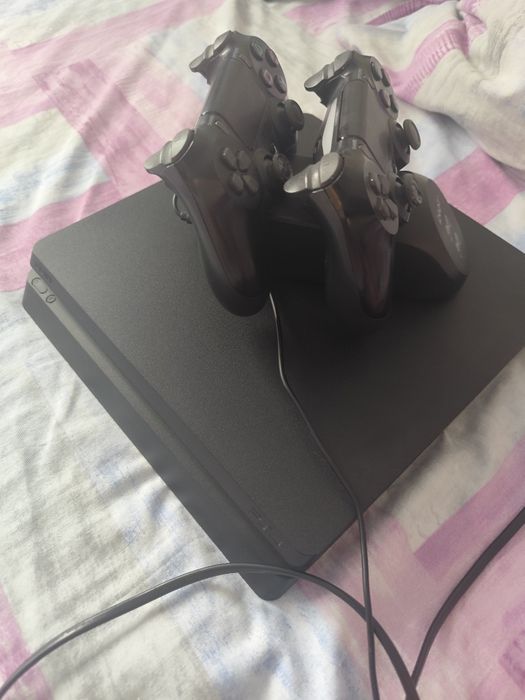 Playstation 4 slim