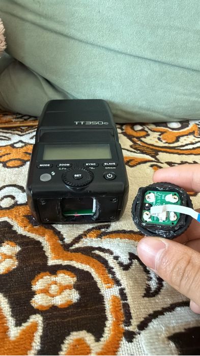 Продаю  Вспышку