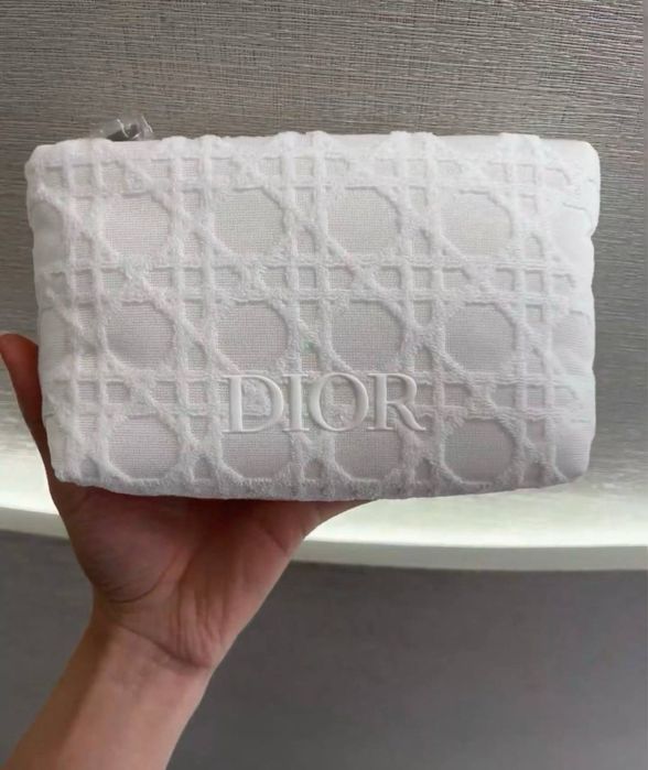 В наличии! Косметичка Dior