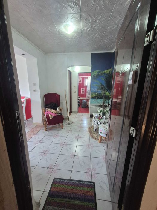 Vand apartament 2 camere decomandat