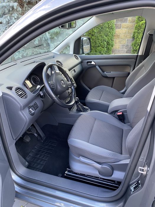 VW CADDY~LiFE-2 ,0 -Tdi~140-Cp-5~Locuri-impecabila