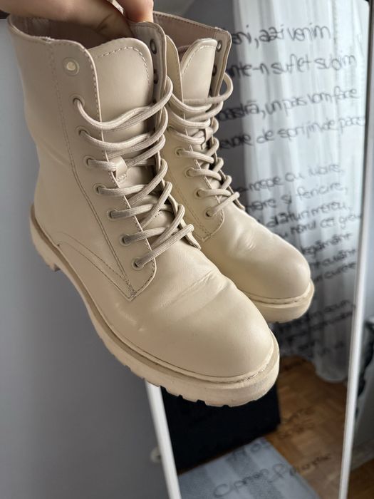 Bocanci H&M Crem nr.37