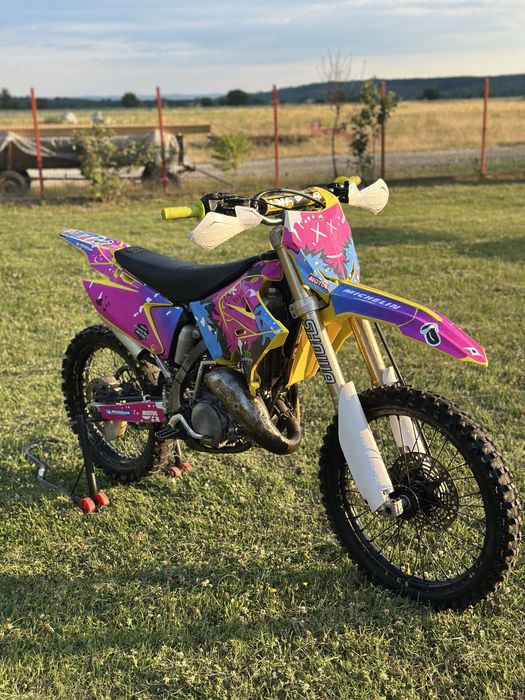 Suzuki rm125.