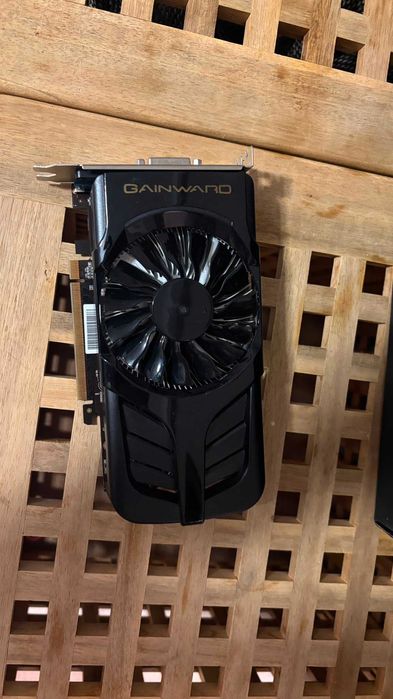 Placă video NVIDIA GeForce GTX 560 – 1GB DDR5, 256-bit