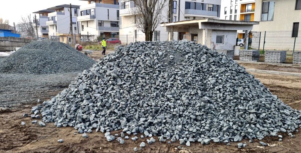 Livrez la comanda clientului cribluri piatra concasata balast nisip sort refuz de ciur etc