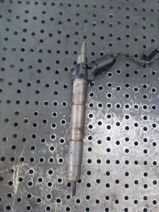 injector 2.0 d 3.0 d  bmw seria 5 f11 f10 f07 seria x3 f25 seria 3 f31 f80 f30 0445117030