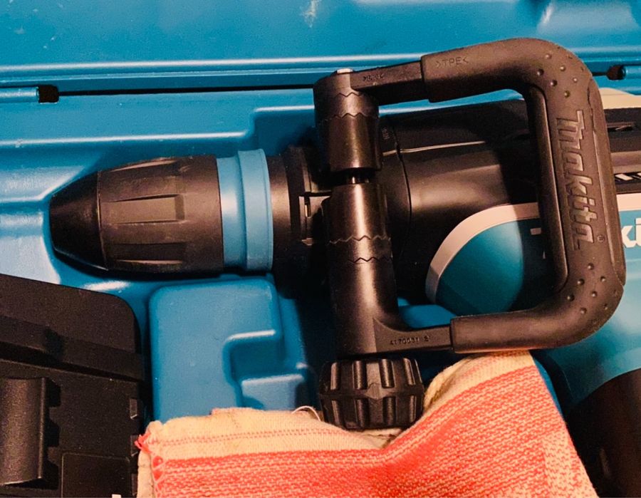 Makita rotopercutor DHR 400