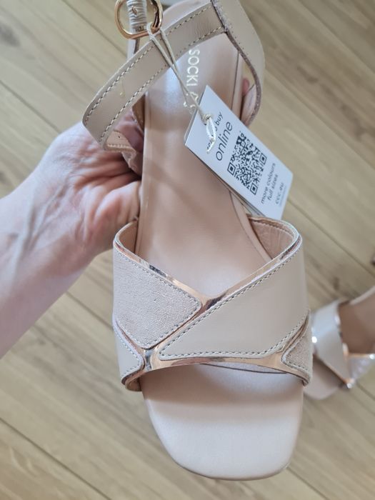 Sandale NOI (cu eticheta) piele naturala bej