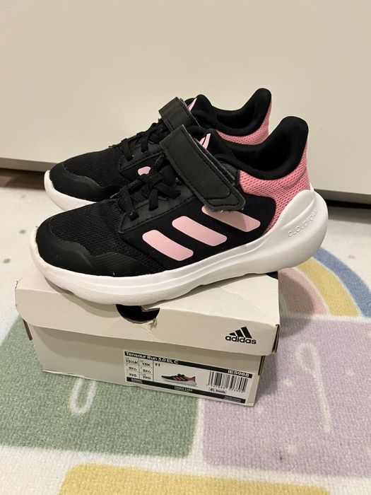 Маратонки  за момиче Superfit Adidas