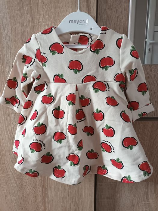 Нова рокля с лента за коса за новородено Mayoral