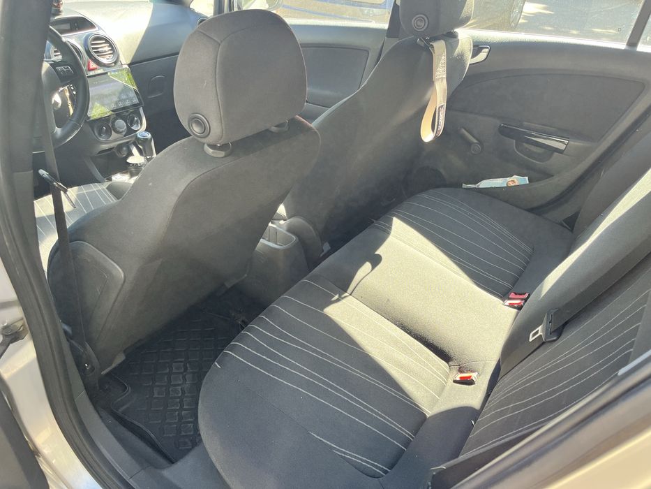 Inchiriez auto Opel Corsa, Diesel ,