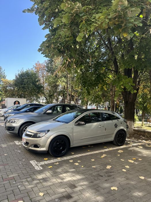 Opel astra h gtc