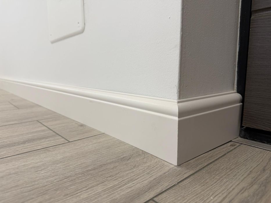 Montaj plintă tăiată la 45.