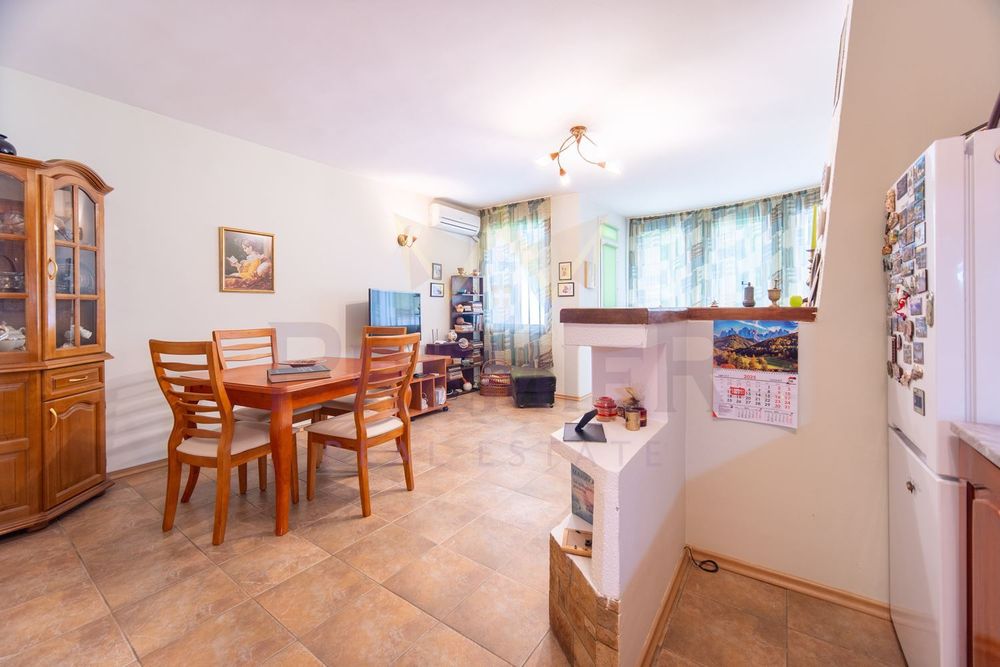 Продава се Тристаен апартамент в Добрич, Център - 98 кв.м за 1480 €/кв.м - Снимка #3